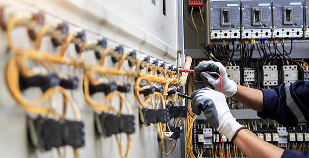 Professional Electrician technician working in Oak Ridge, NJ